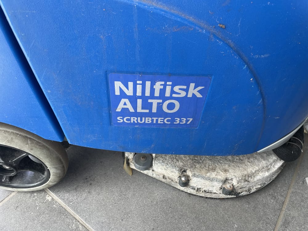 IMG_3419 Nilfisk gulvvasker SCRUBTEC 337 370 MM (2011)