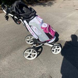 Golfsæt9 Golfsæt dame næsten ny Cobra med Clicgear vogn