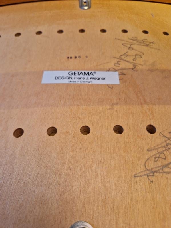 image0000031 Hans. J. Wegner Getama 1 sofa 2 stole