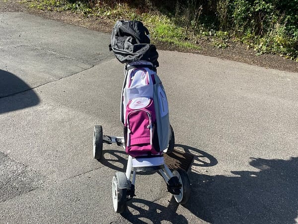 Golfsæt8 Golfsæt dame næsten ny Cobra med Clicgear vogn